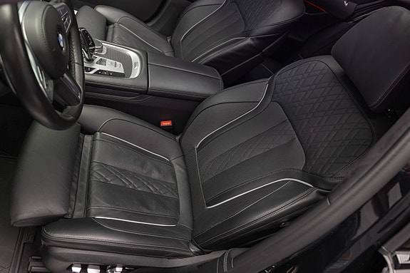 BMW 750i 17 of 30