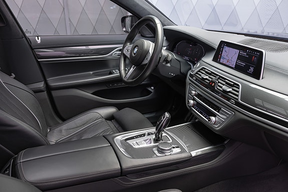 BMW 750i 20 of 30