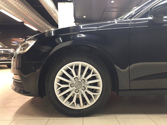 Audi A3 4 of 30
