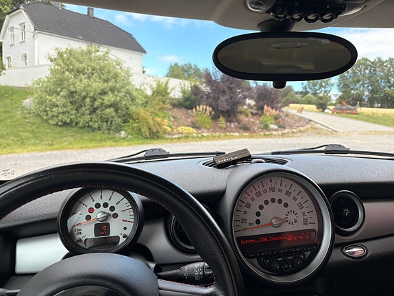 MINI Cooper 5 of 7