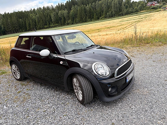 MINI Cooper 3 of 7