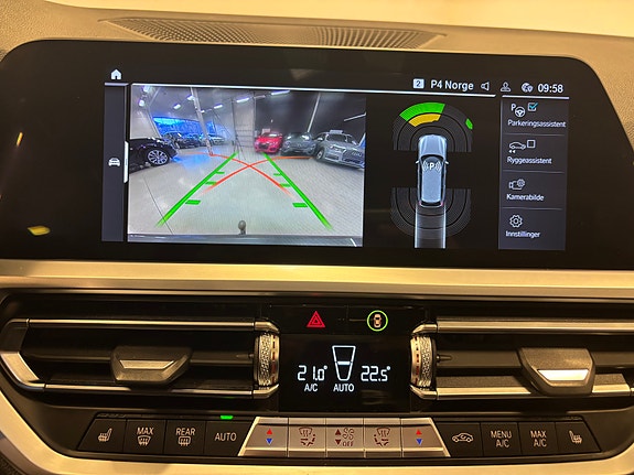 BMW 330e 19 of 26