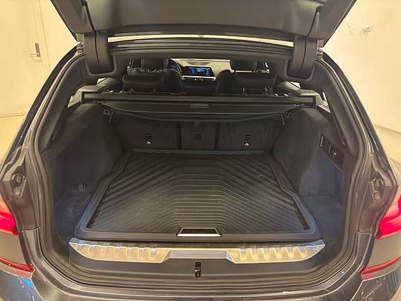 BMW 330e 26 of 26
