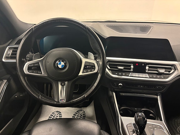 BMW 330e 18 of 26