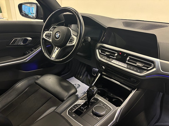 BMW 330e 16 of 26
