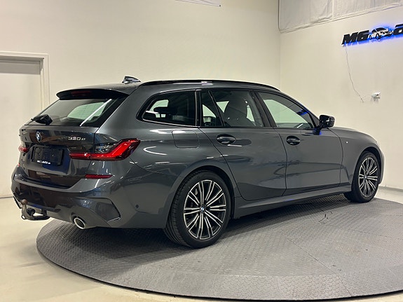 BMW 330e 4 of 26