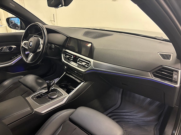 BMW 330e 15 of 26