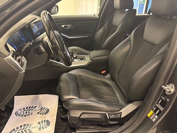 BMW 330e 12 of 26