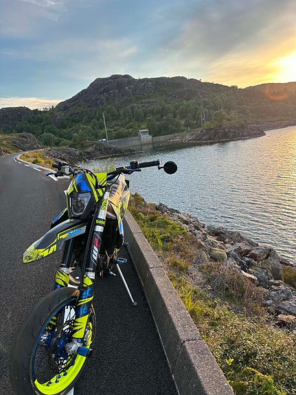 Husaberg TE 125 2 of 8