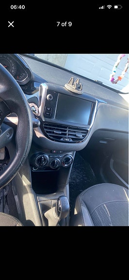 Peugeot 208 7 of 9