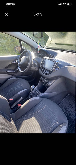 Peugeot 208 5 of 9