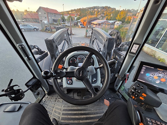 Valtra N174D 9 of 28