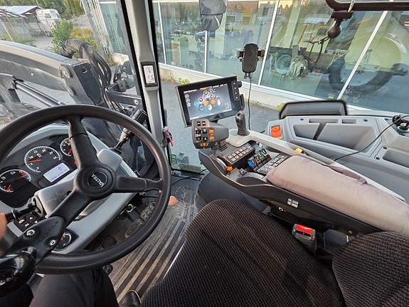 Valtra N174D 18 of 28