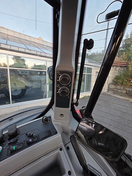 Valtra N174D 14 of 28