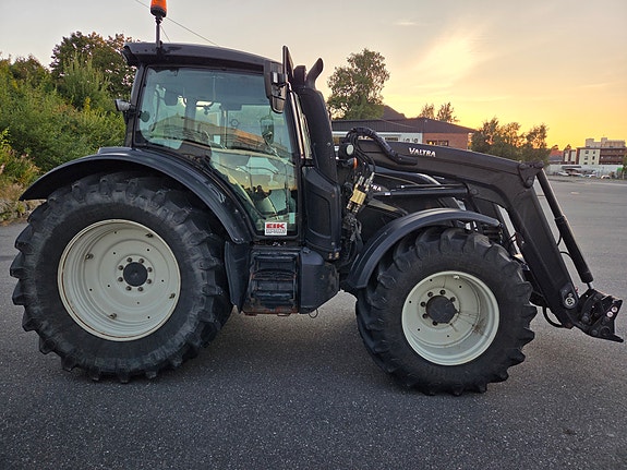 Valtra N174D 2 of 28