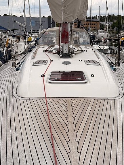 Dufour 44 Performance – høy rigg – dyp blykjøl – 400Ah lithium – gode  seil 18 of 30