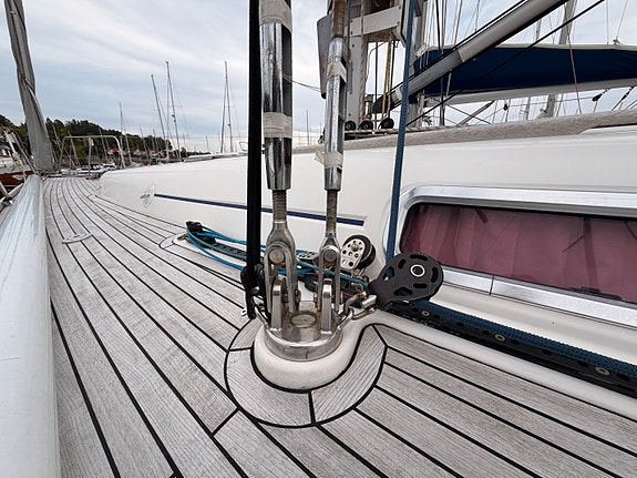 Dufour 44 Performance – høy rigg – dyp blykjøl – 400Ah lithium – gode  seil 13 of 30