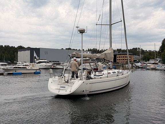 Dufour 44 Performance – høy rigg – dyp blykjøl – 400Ah lithium – gode  seil 7 of 30