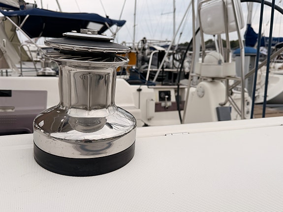Dufour 44 Performance – høy rigg – dyp blykjøl – 400Ah lithium – gode  seil 21 of 30