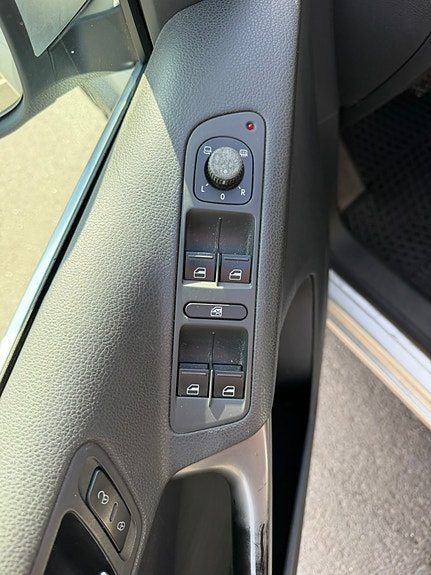 Volkswagen Tiguan 11 of 30