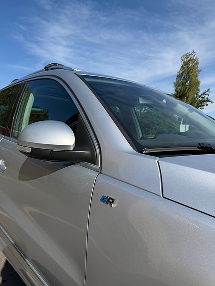 Volkswagen Tiguan 5 of 30