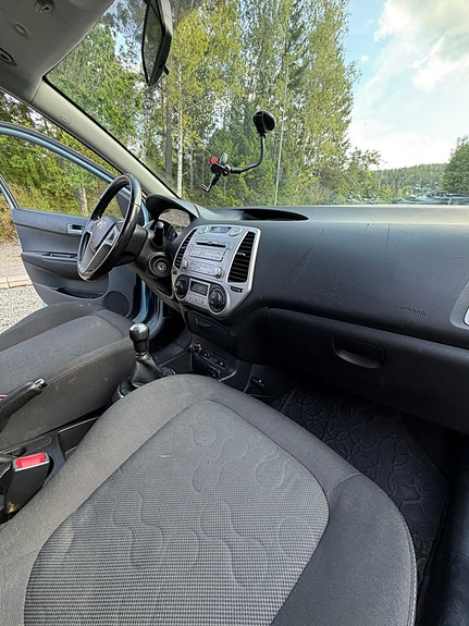 Hyundai i20 10 of 15