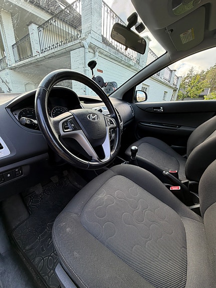 Hyundai i20 8 of 15