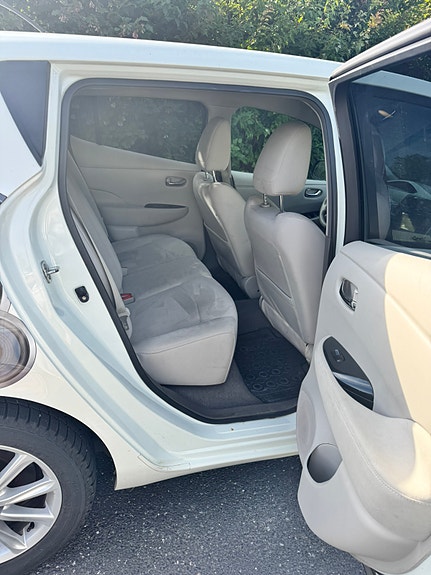 Nissan Leaf 10 of 23