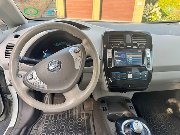 Nissan Leaf 4 of 23