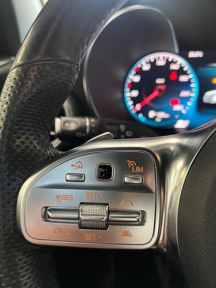Mercedes-Benz GLC220 d 23 of 30