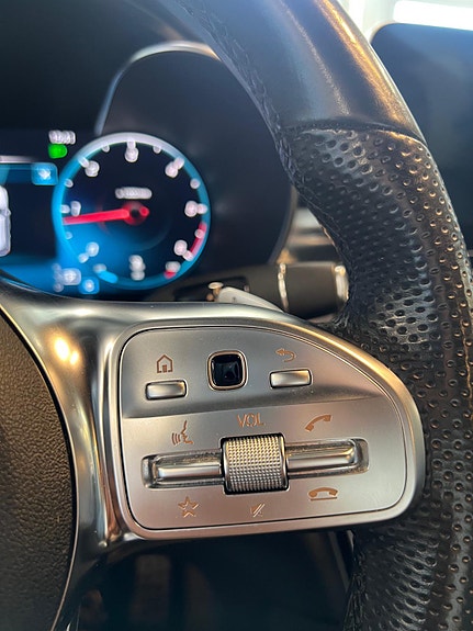 Mercedes-Benz GLC220 d 24 of 30