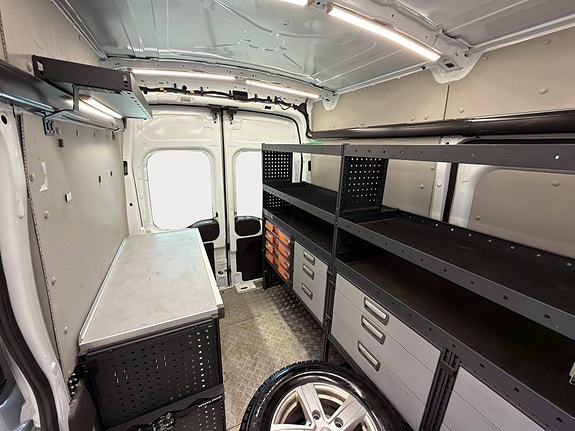 Ford Transit 19 of 30