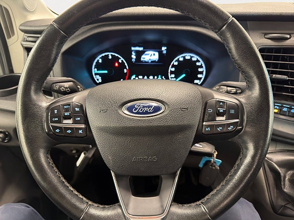 Ford Transit 28 of 30