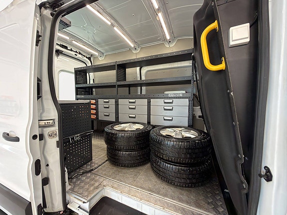 Ford Transit 18 of 30