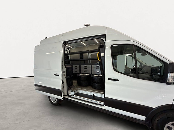 Ford Transit 17 of 30