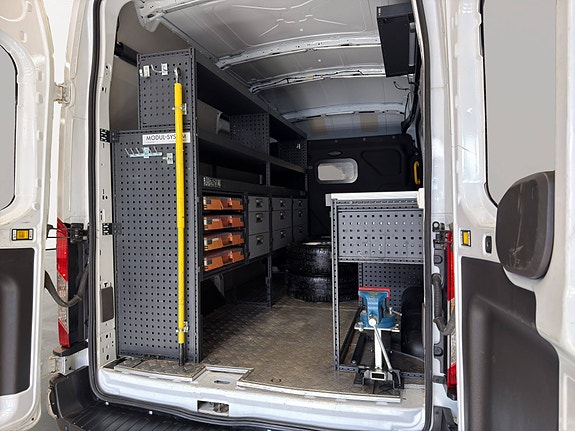 Ford Transit 12 of 30