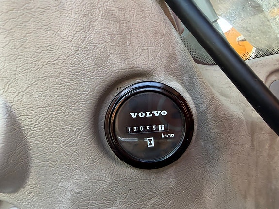 Volvo EC250 EL 22 of 27