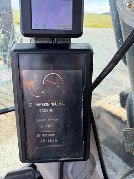 Volvo EC250 EL 25 of 27
