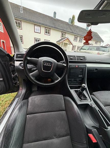 Audi A4 7 of 14