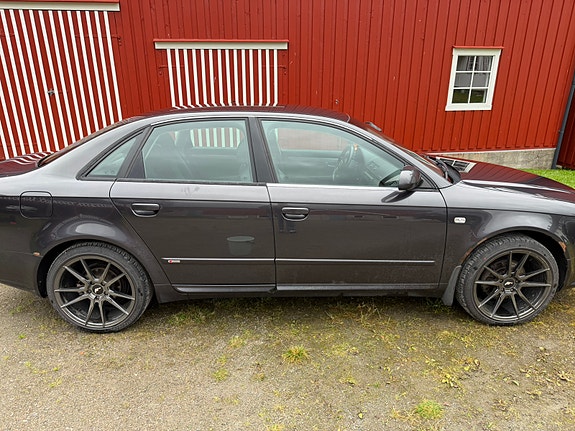 Audi A4 12 of 14