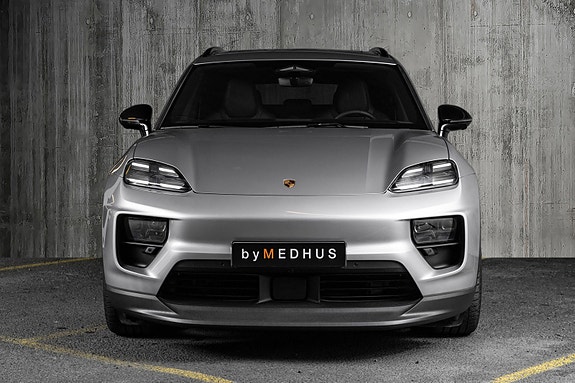 Porsche Macan 9 of 30