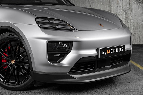 Porsche Macan 8 of 30