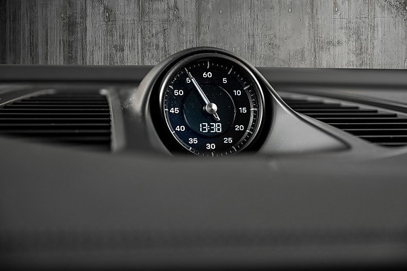 Porsche Macan 27 of 30