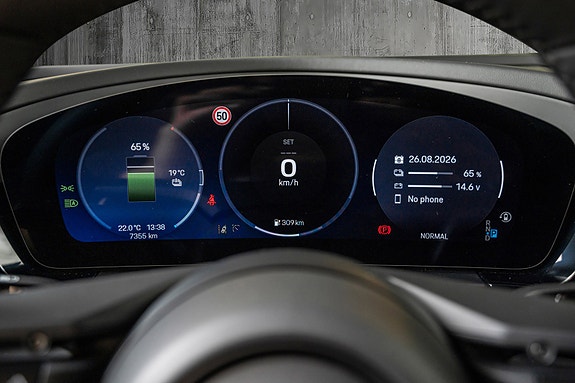 Porsche Macan 24 of 30