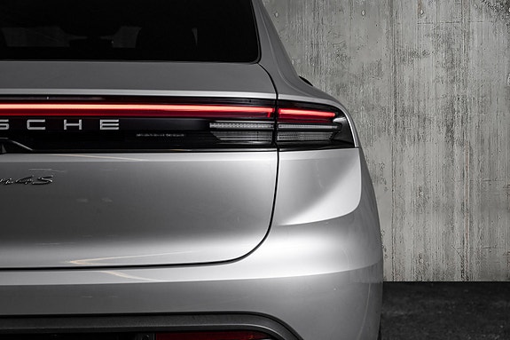 Porsche Macan 6 of 30