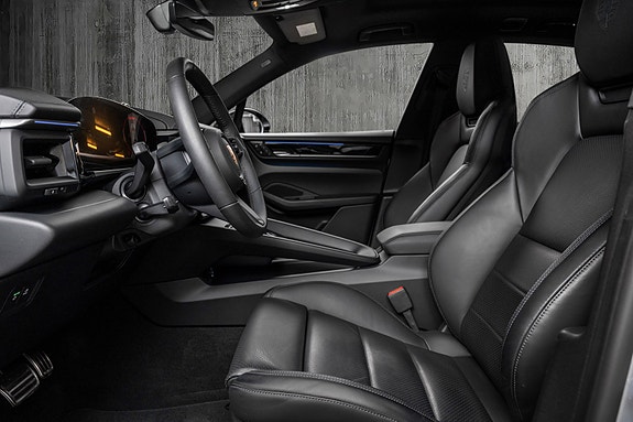 Porsche Macan 16 of 30