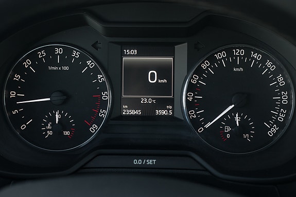 Skoda Octavia 14 of 27