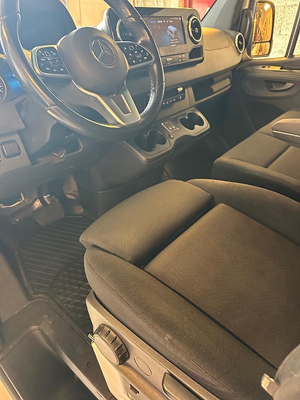 Mercedes-Benz Sprinter 319 18 of 30