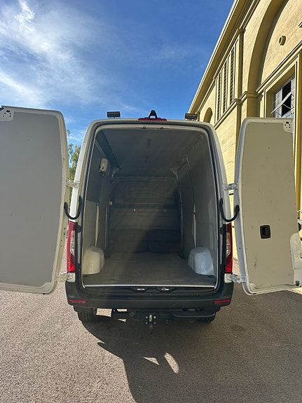 Mercedes-Benz Sprinter 319 14 of 30