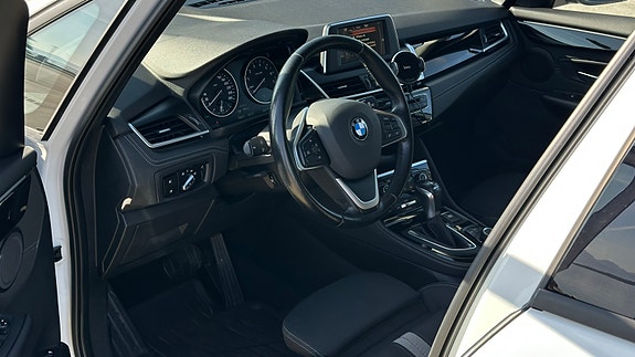 BMW 225xe 15 of 26